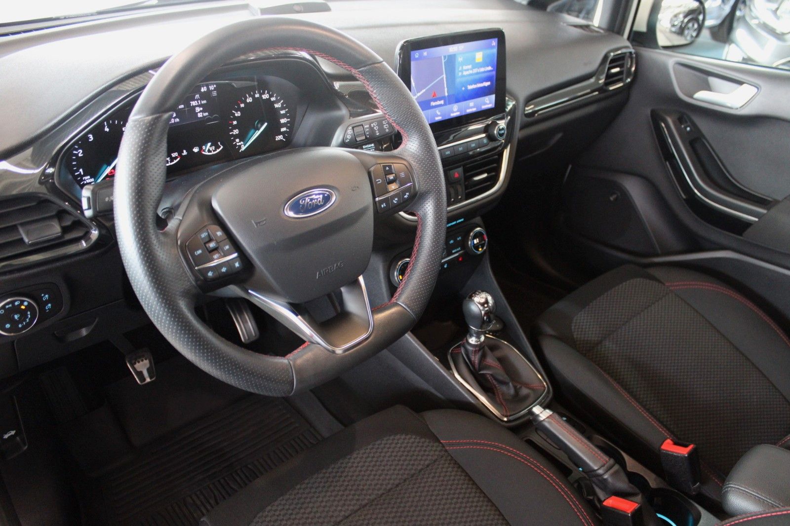 Fahrzeugabbildung Ford Fiesta ST-Line X LED NAVI B&O DAB WinterPaket
