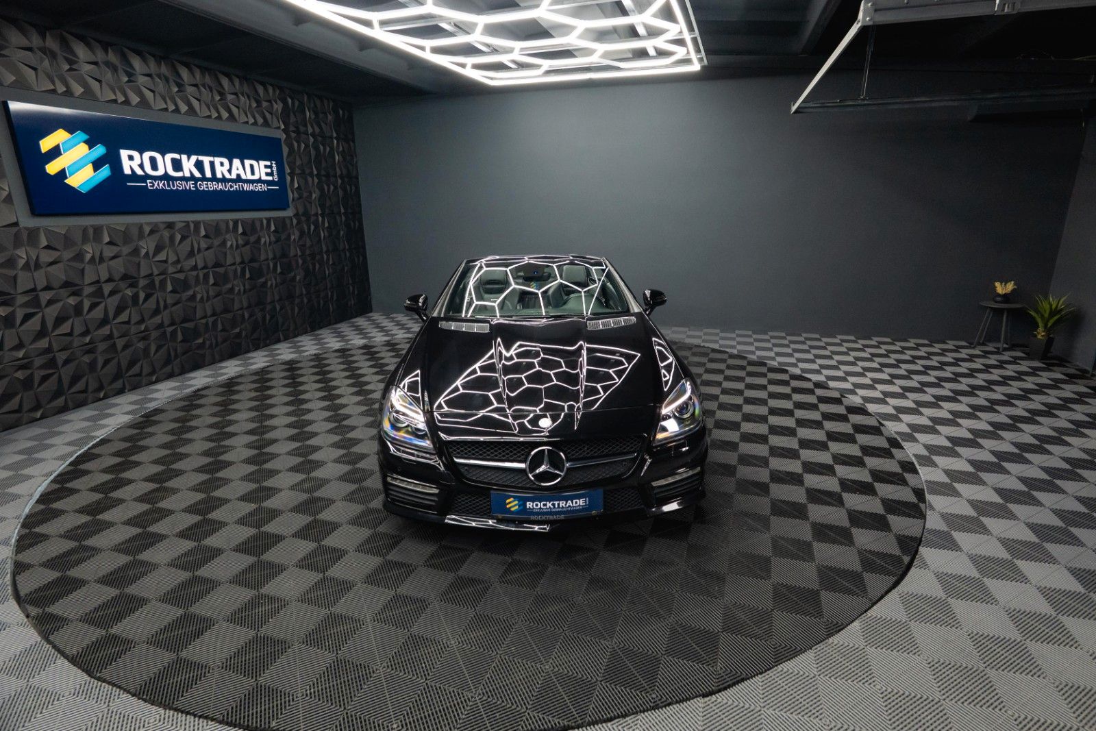 Fahrzeugabbildung Mercedes-Benz SLK 55 V8 AMG Roadster Carbon | Service NEU