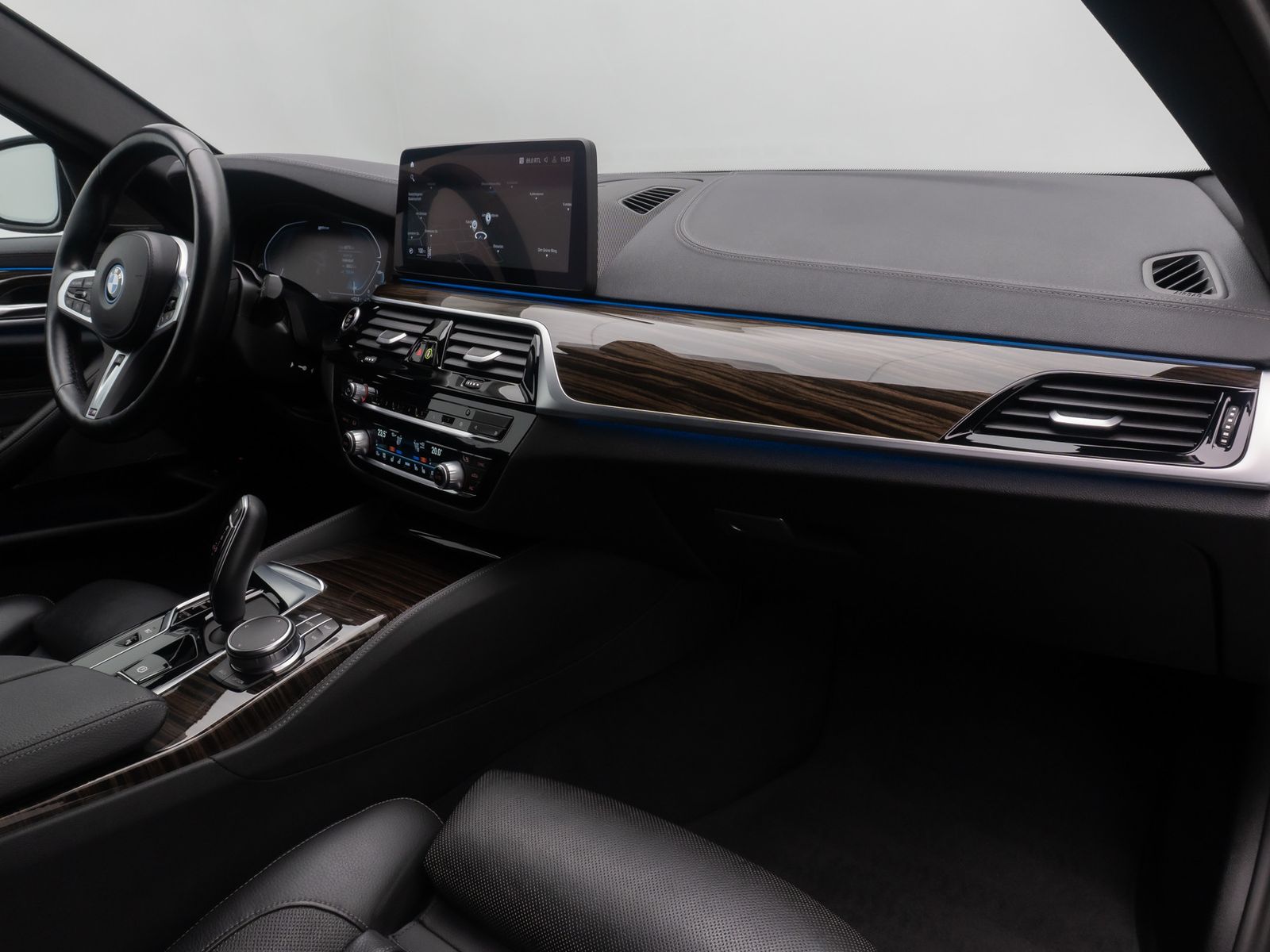 Fahrzeugabbildung BMW 530e Luxury Line HUD H/K DAB Laser Belüftung