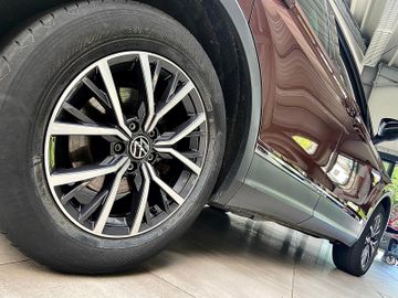 Volkswagen Tiguan - 4