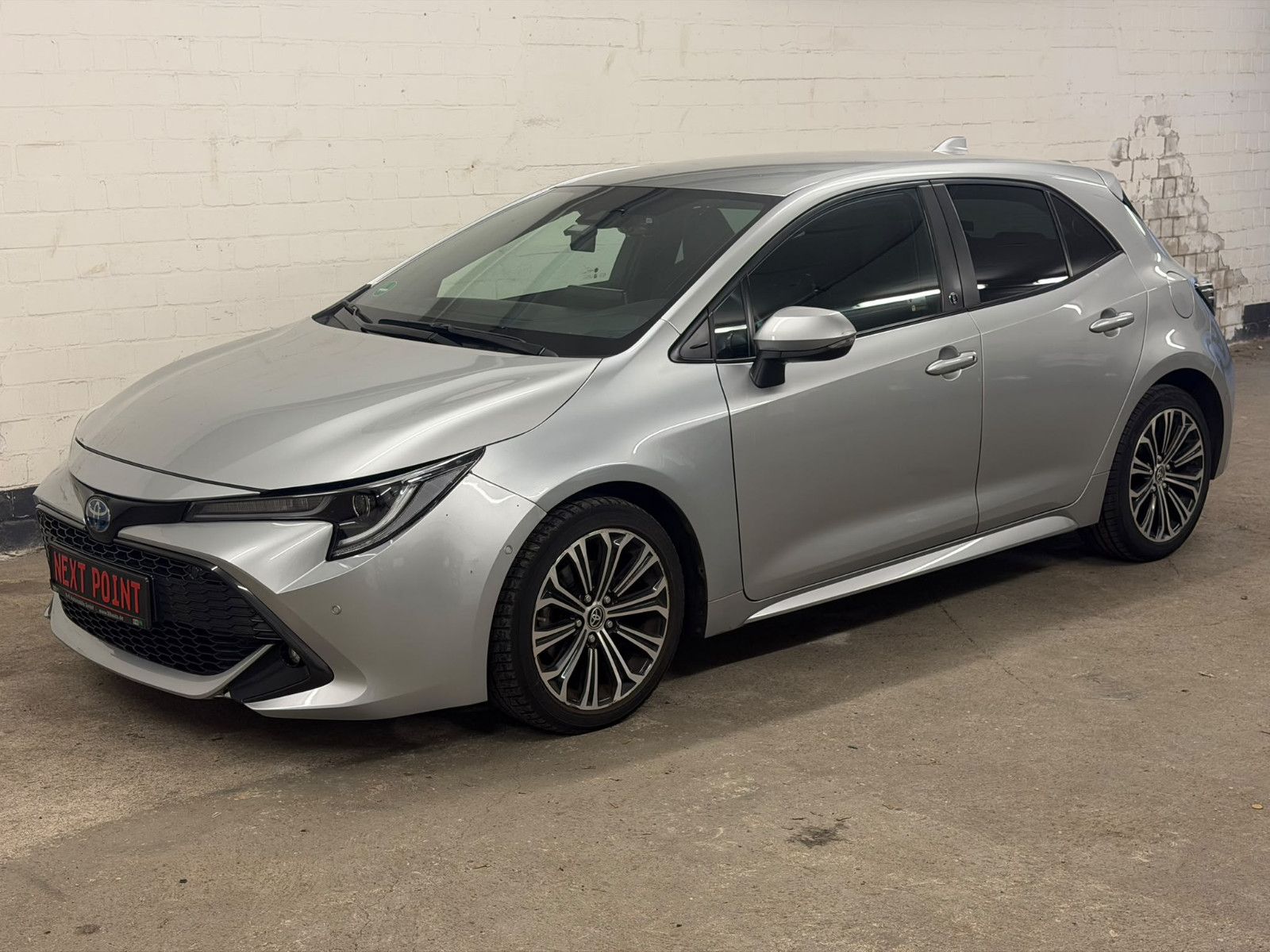 Toyota Corolla Hybrid Team D