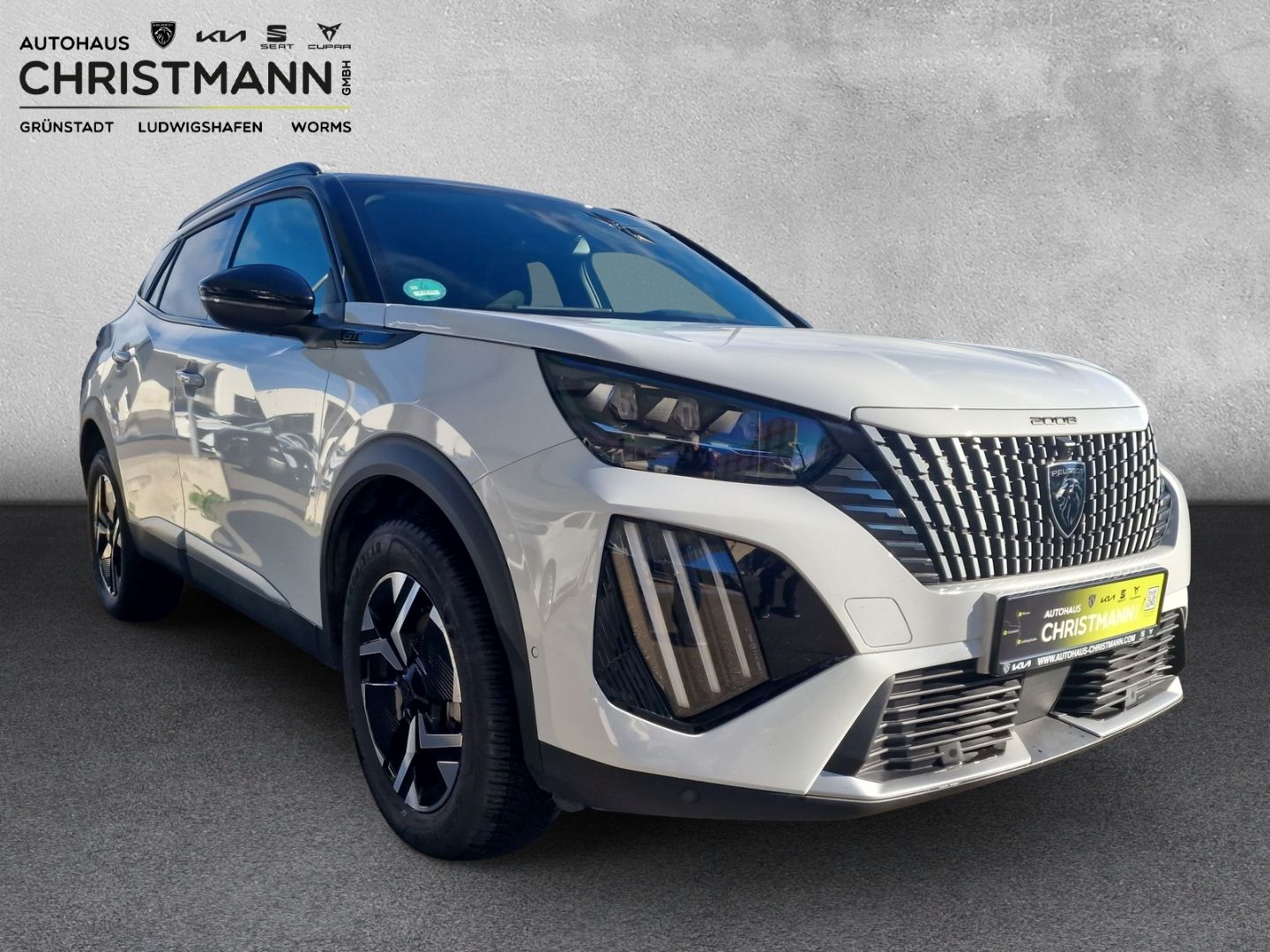 Fahrzeugabbildung Peugeot 2008 Hybrid 136 GT *NAVI*RFK*SHZ*DAB+*MASSAGE*E