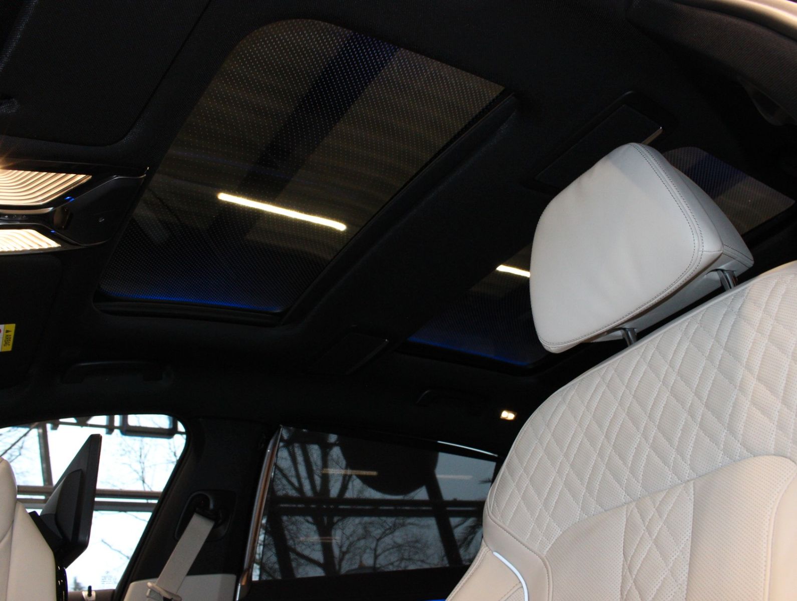 Fahrzeugabbildung BMW 750 L i xDrive M Sport Executive*Skylounge*VOLL