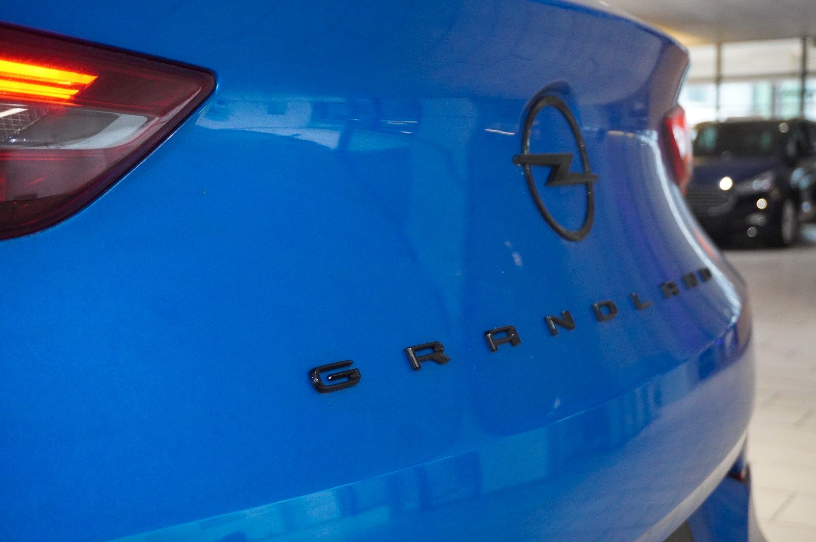 Fahrzeugabbildung Opel Grandland (X) 1.6 HYBRID 4X4 ULTIM. NAVI/360°/SH