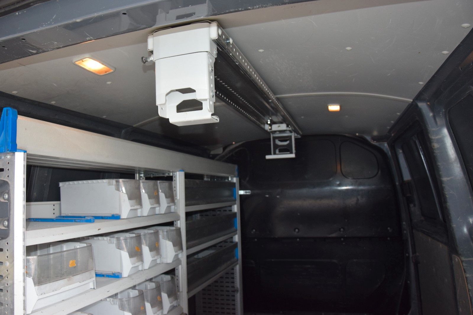 Fahrzeugabbildung Volkswagen T6 Transporter Kasten/Kombi Kasten FWD 1. Hand