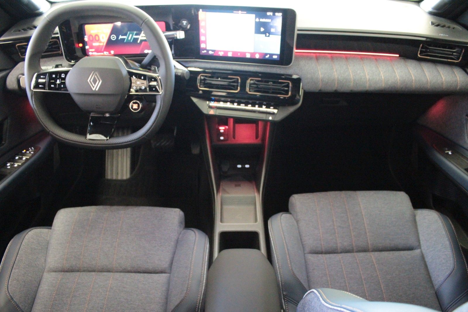 Fahrzeugabbildung Renault R 4 E-Tech 150 Comfort Range Techno Winter-Paket