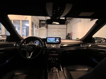 Mercedes E 200 - 3