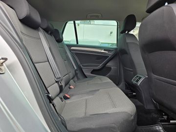 Volkswagen Golf - 8