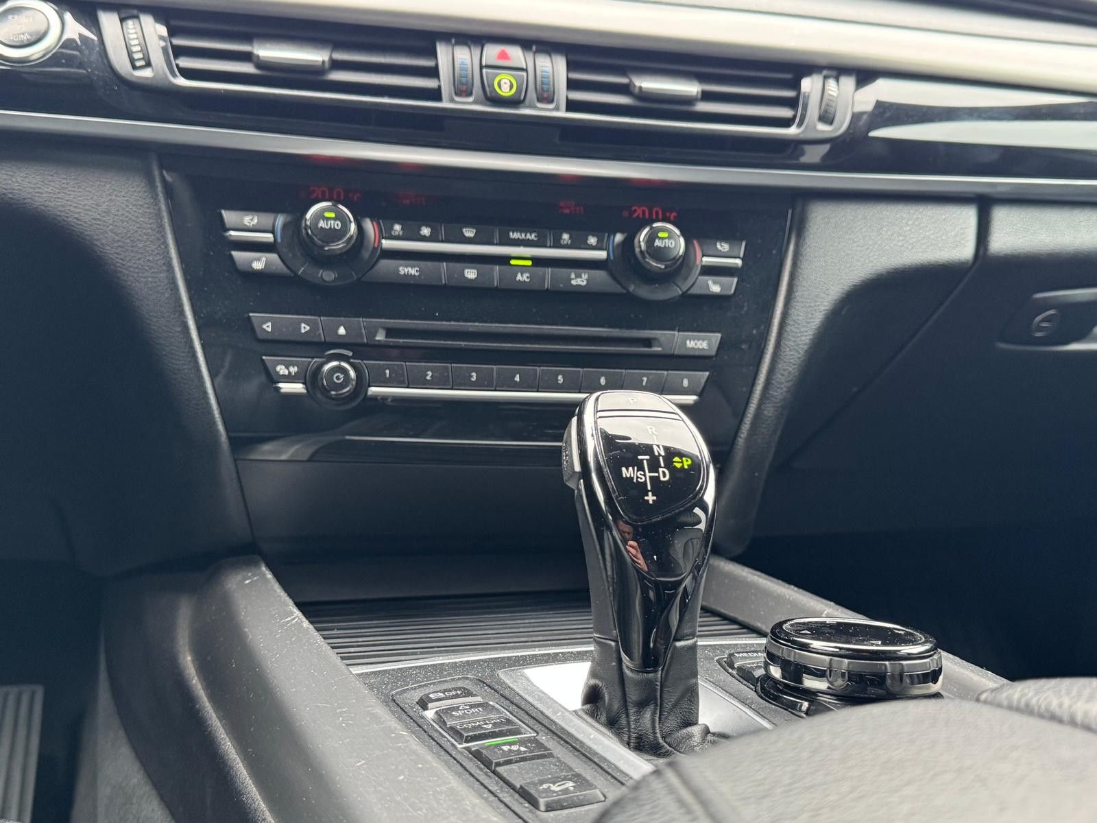 Fahrzeugabbildung BMW X5 xDrive 30 d M-Paket LED+NAVI+LEDER+MEMO+VIRTU