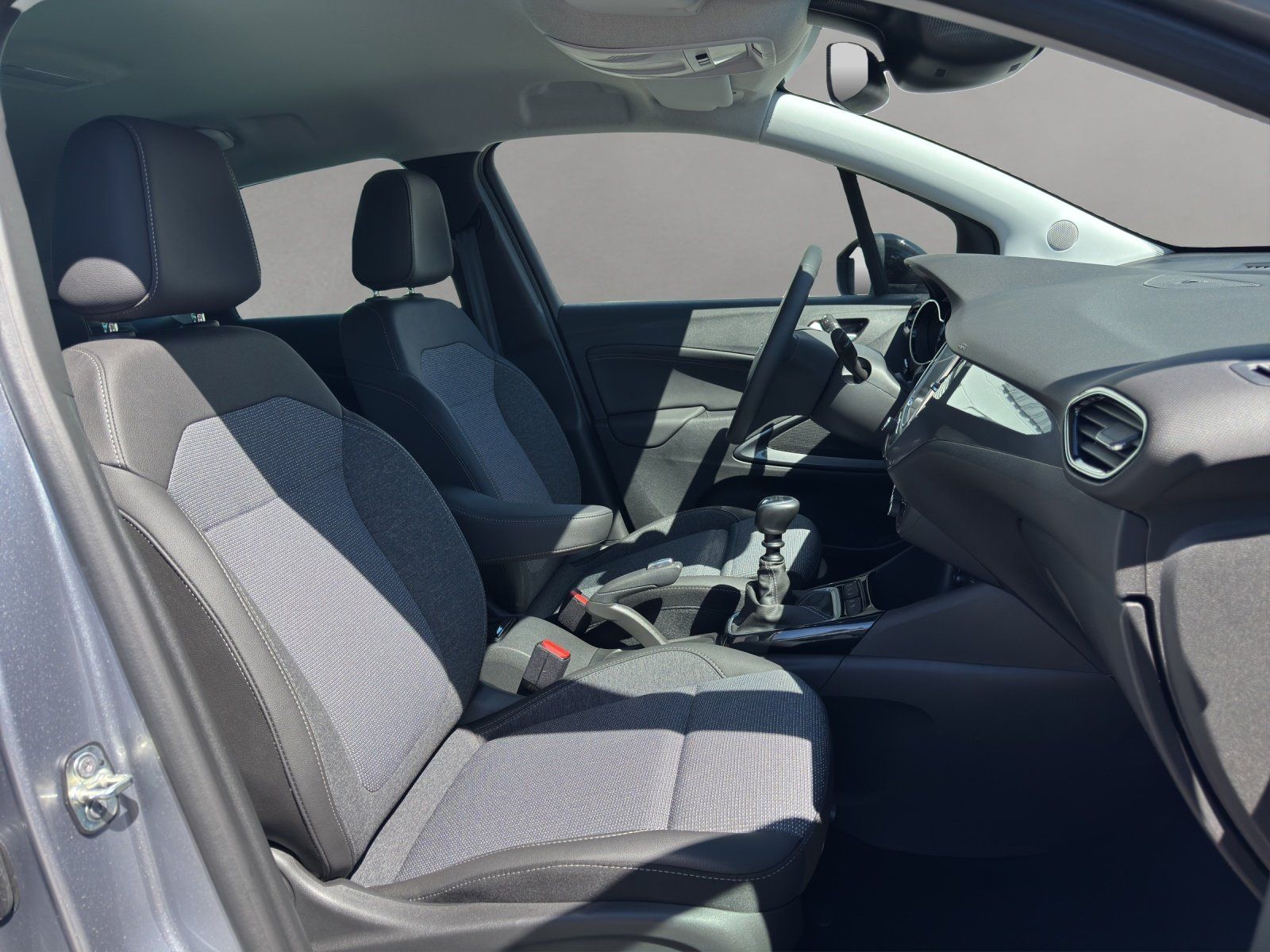 Fahrzeugabbildung Opel Crossland 1.2 Turbo Elegance LED/KAMERA/NAVI/GRA