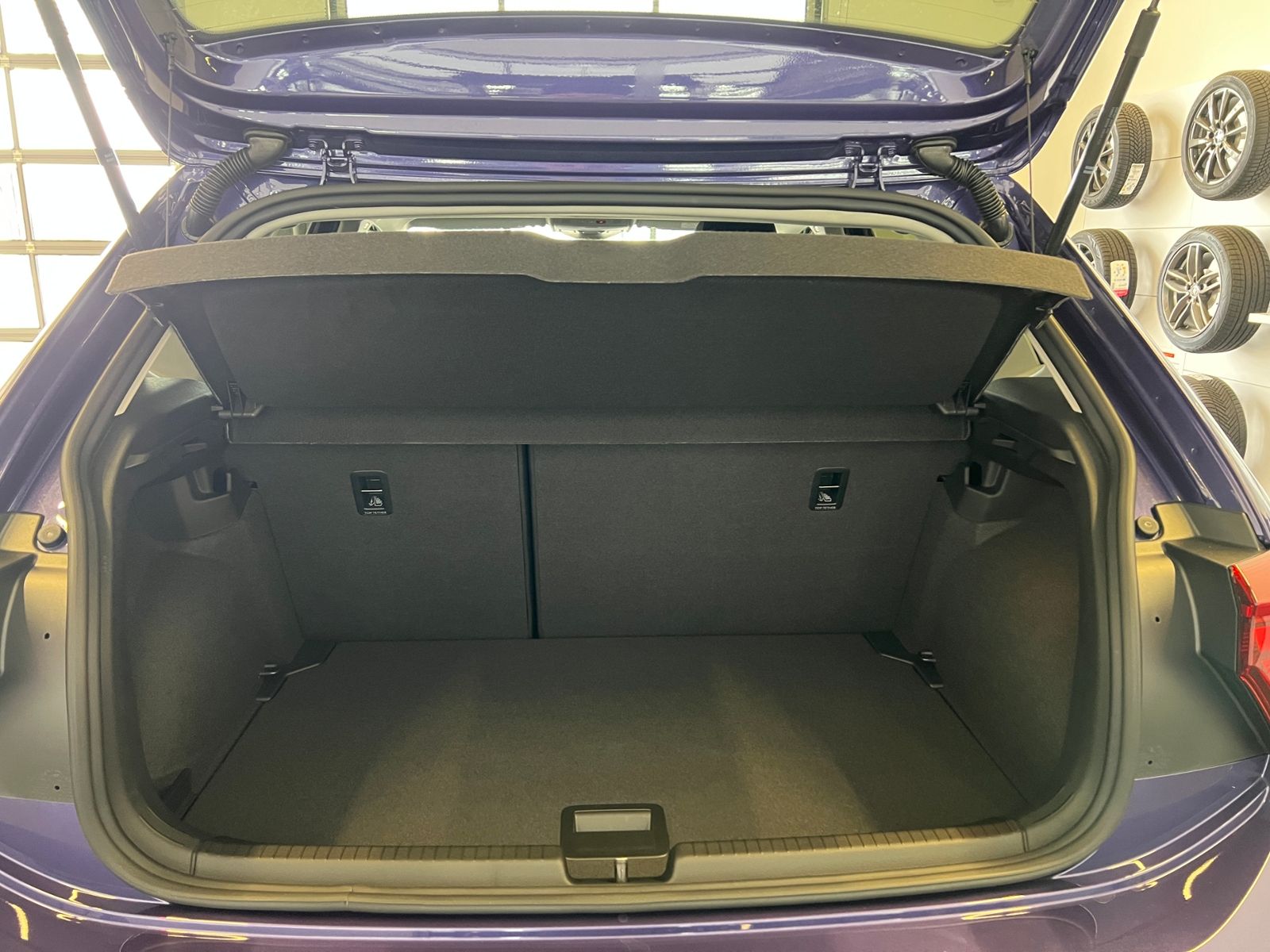 Fahrzeugabbildung Volkswagen Polo Life 1.0 TSI *LED, App Connect, PDC, Kamera