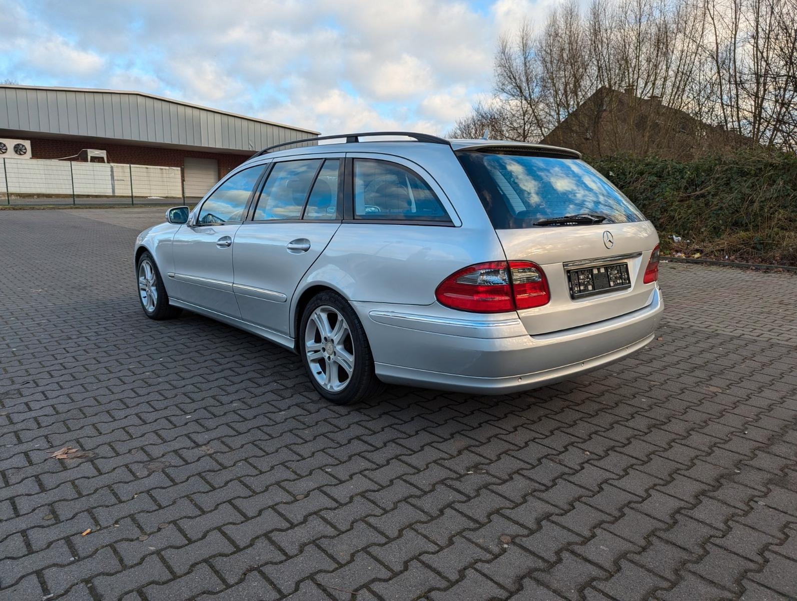 Mercedes-Benz E 220 T-Modell E 220 T CDI Avantgarde