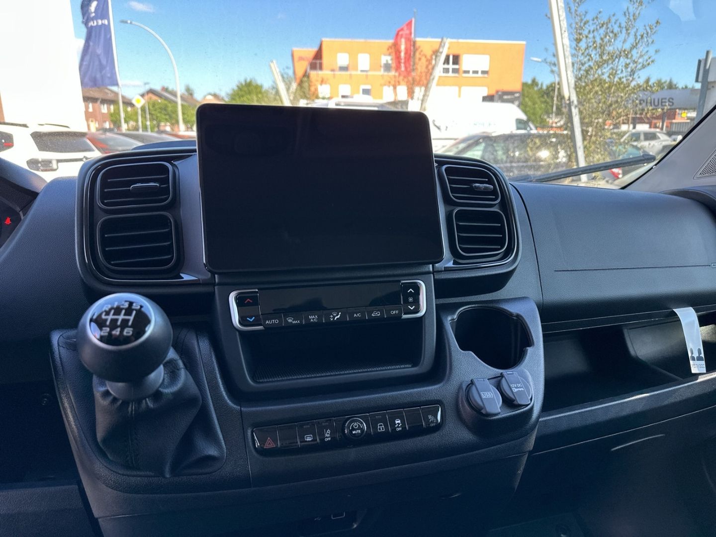 Fahrzeugabbildung Citroën Jumper 2.2 KW 35 L3H2 BlueHDi 140 AHK-abn. Navi
