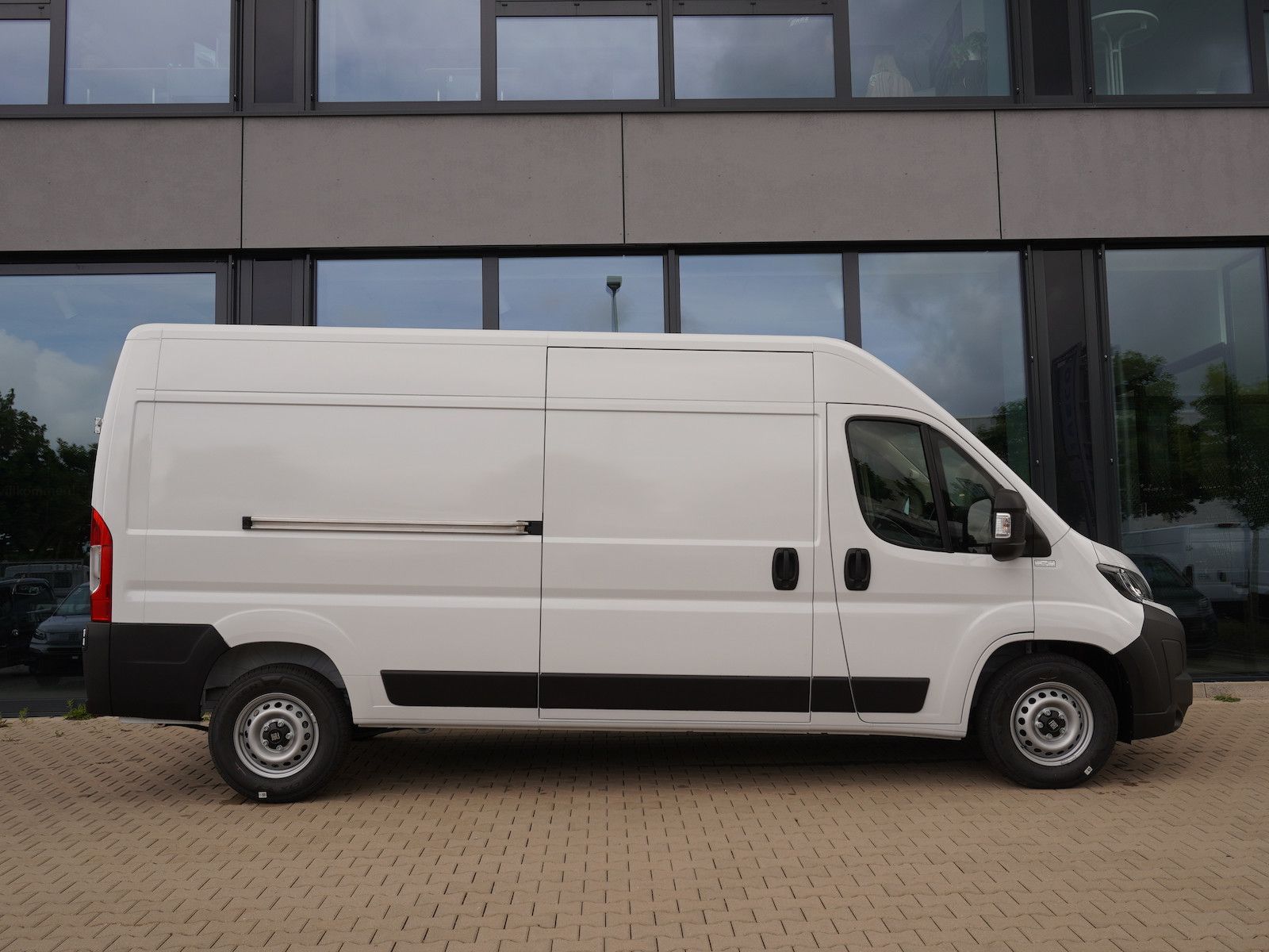 Fiat Ducato Maxi 35 L3H2 180 / 10-Zoll-Navi + Kamera imagem 3