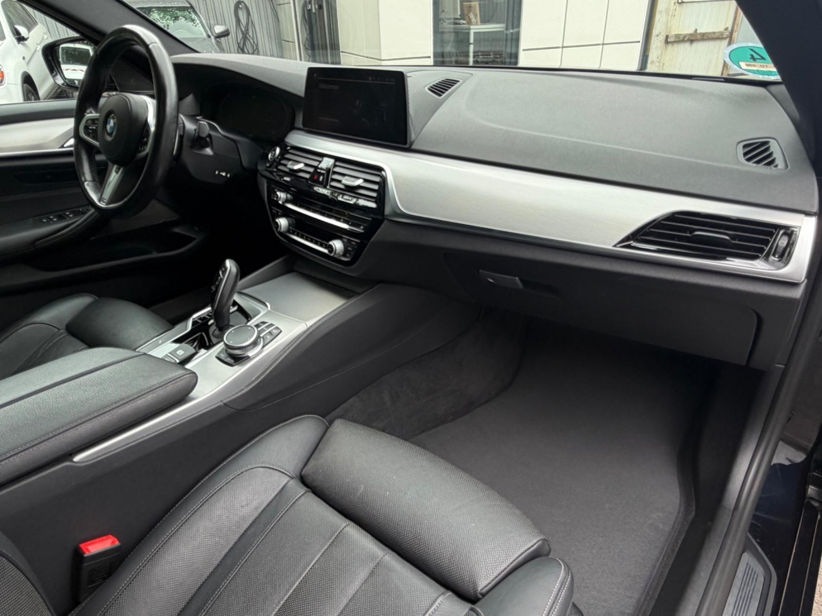 BMW 530d  Touring   M-Sport Performance  1-Hand