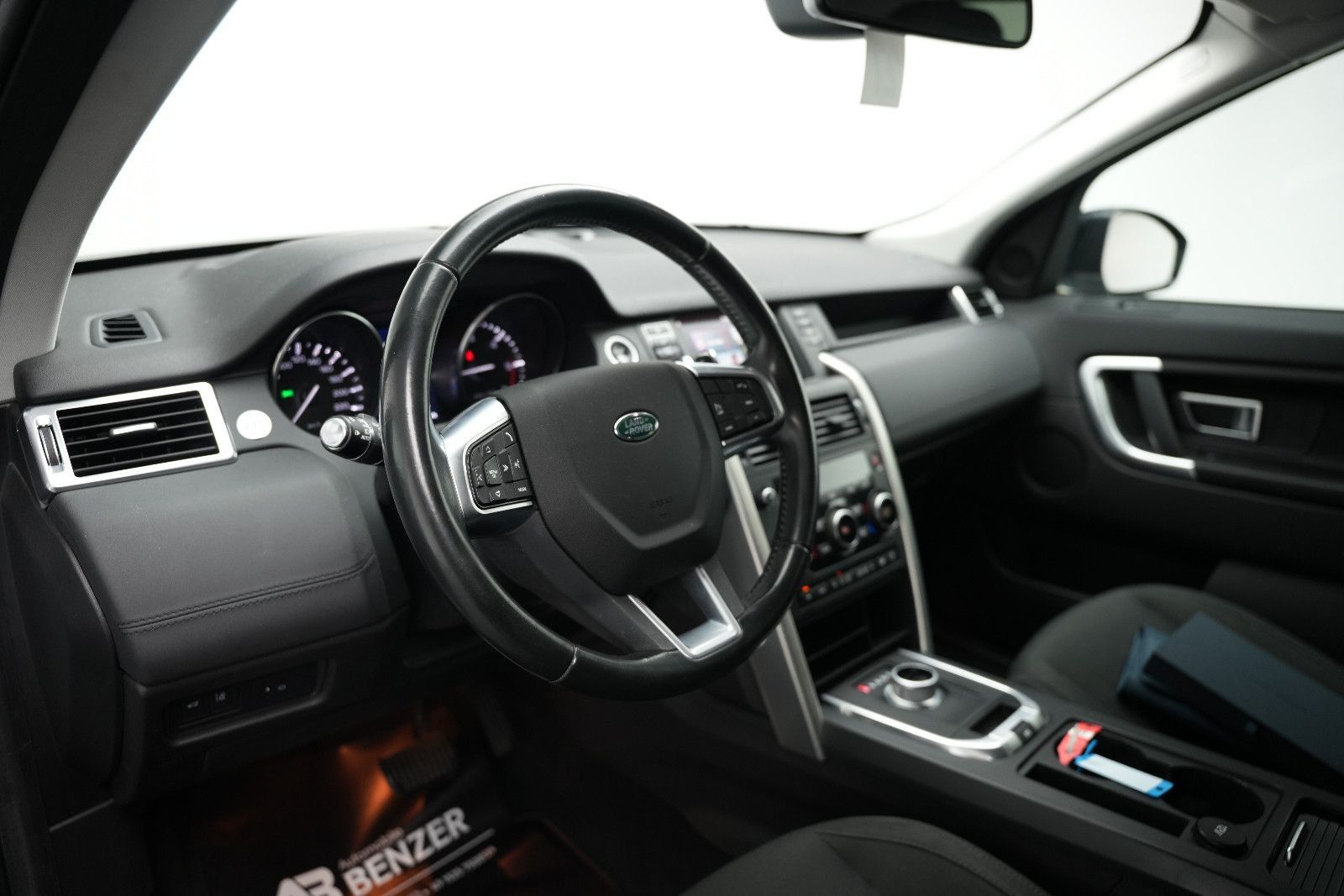 Fahrzeugabbildung Land Rover Discovery Sport SE AWD *Kamera*Navi*SHZ