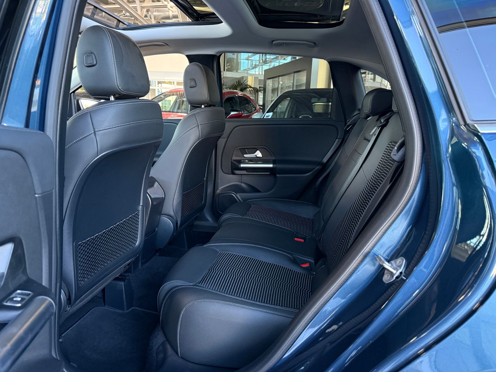 Fahrzeugabbildung Mercedes-Benz B 220 4Matic PANO LED NAV RFK SHZ ALU