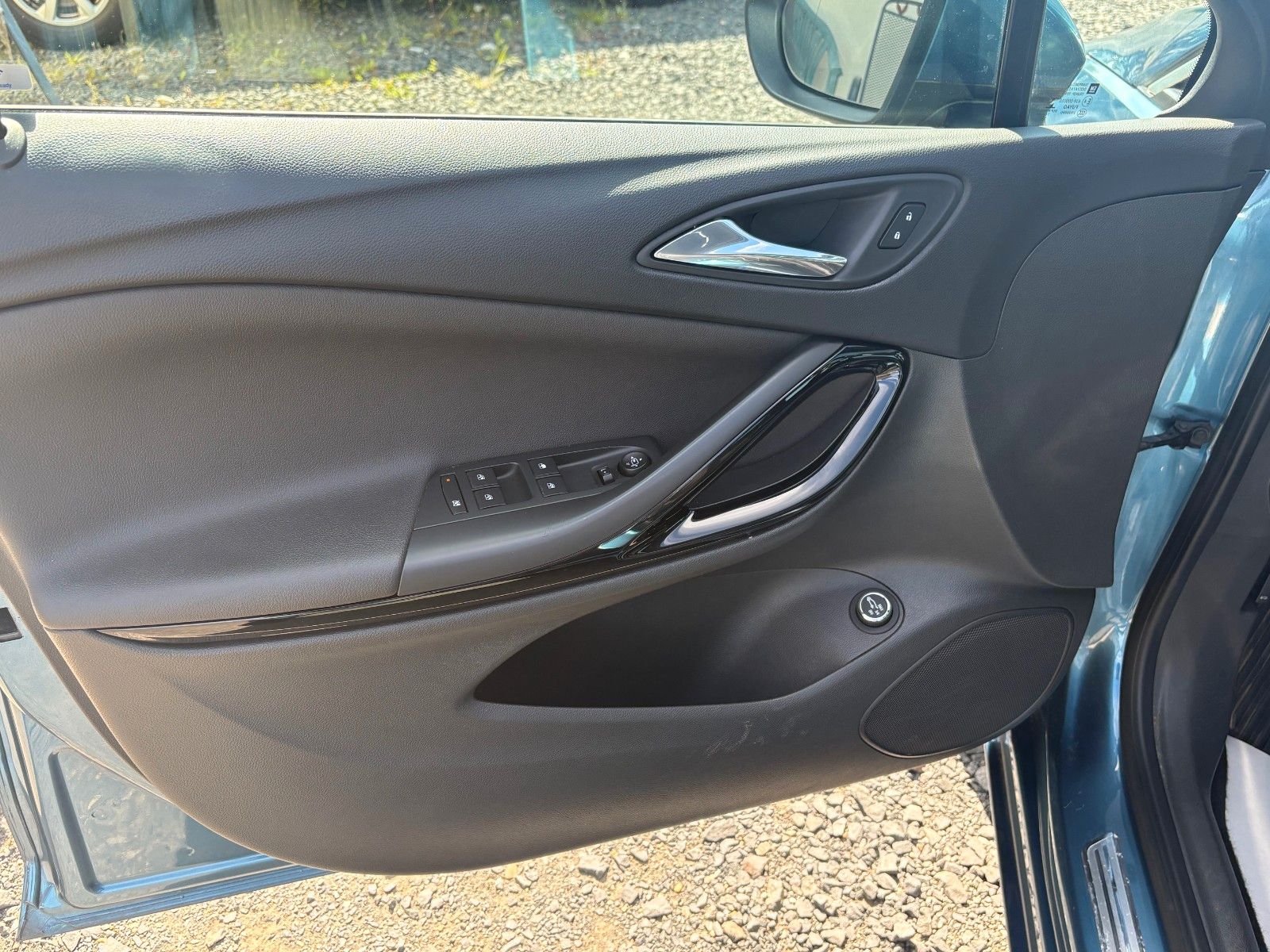 Fahrzeugabbildung Opel Astra K Sports Tourer 1.4 Aut. Navi LED Kamera