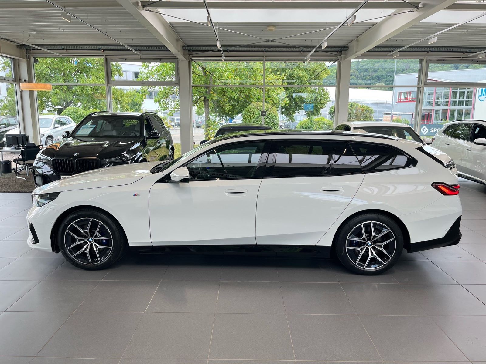 BMW 520d Touring M Sportpaket Pro AHK IconicGlow Pan foto 4