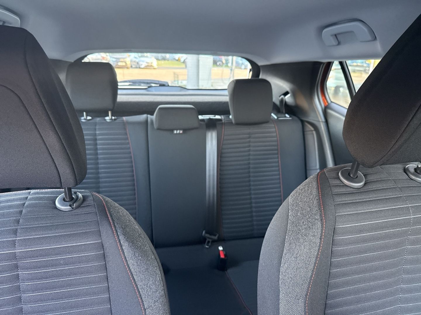 Fahrzeugabbildung Peugeot 2008 e- Active Klimaautom Fahrerprofil DAB Spurh