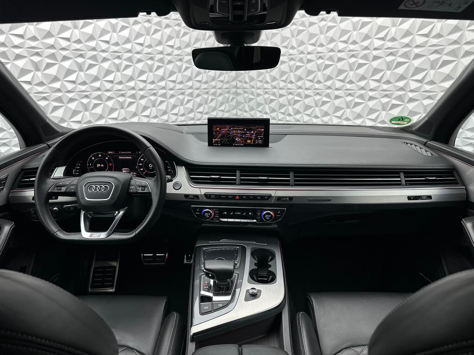 Fahrzeugabbildung Audi Q7 50 TDI QUA/S-LINE/7-SITZ/STHZ/LUFT/BOSE/PANO