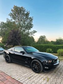 Ford Mustang - 1