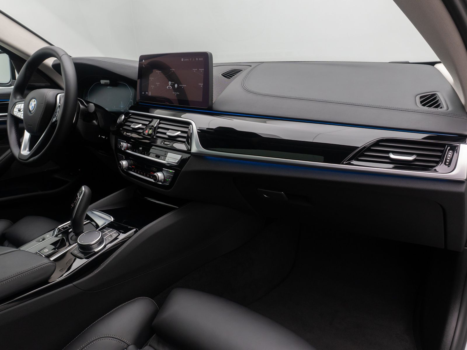 Fahrzeugabbildung BMW 530e xD Luxury Line ACC Kamera DAB H/K HUD Sport