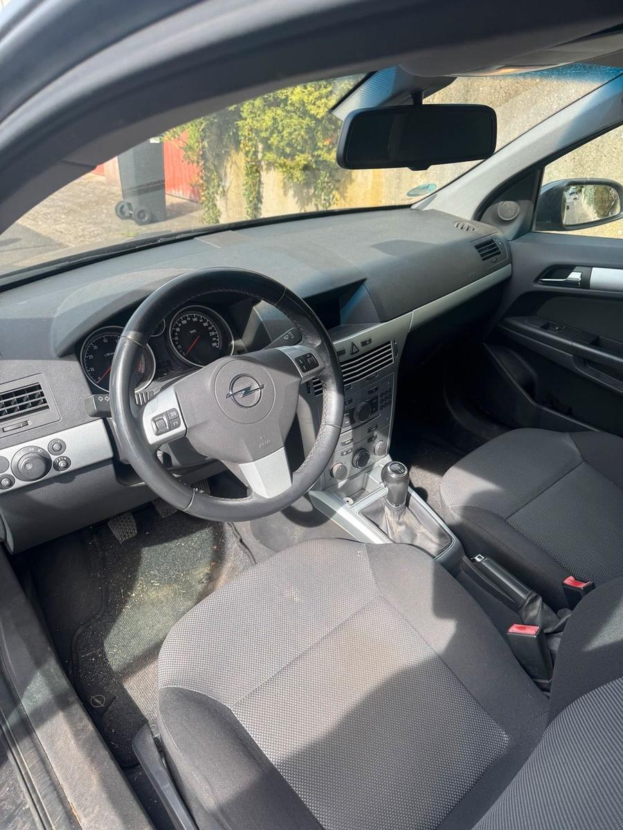 Opel Astra 2009 — photo 5
