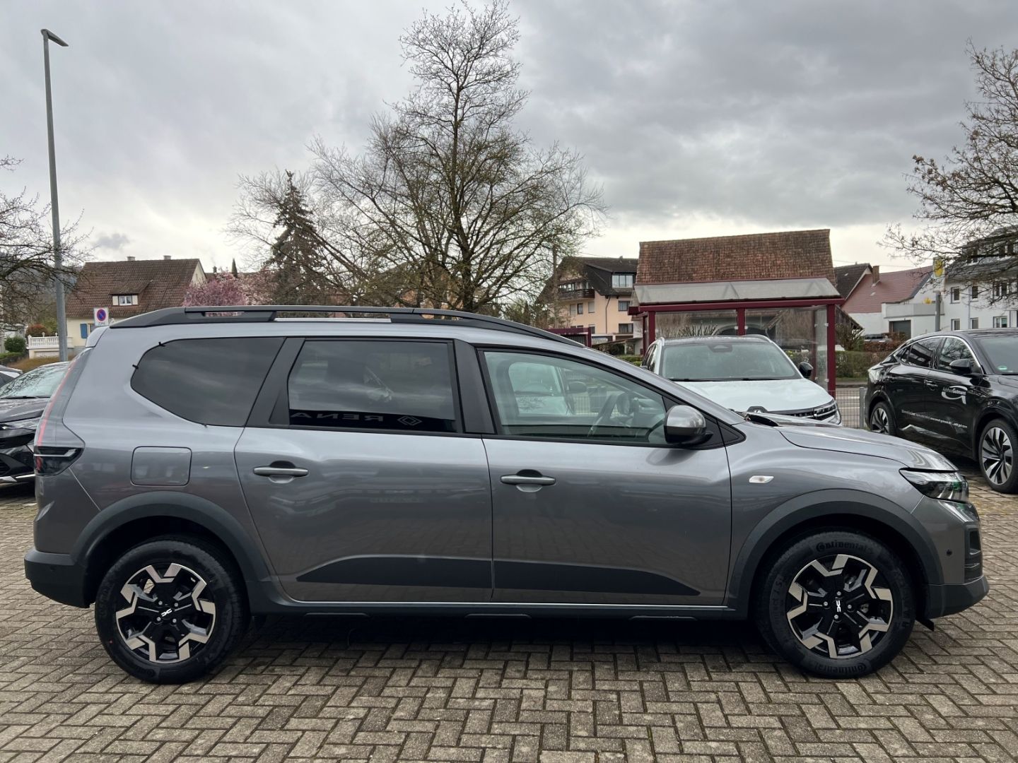 Fahrzeugabbildung Dacia Jogger Journey Navi Klimaautom Fahrerprofil SHZ