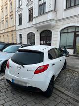 Mazda 2 1.3 75PS Fashion Line weiß - Mazda aus 2012: Mazda3