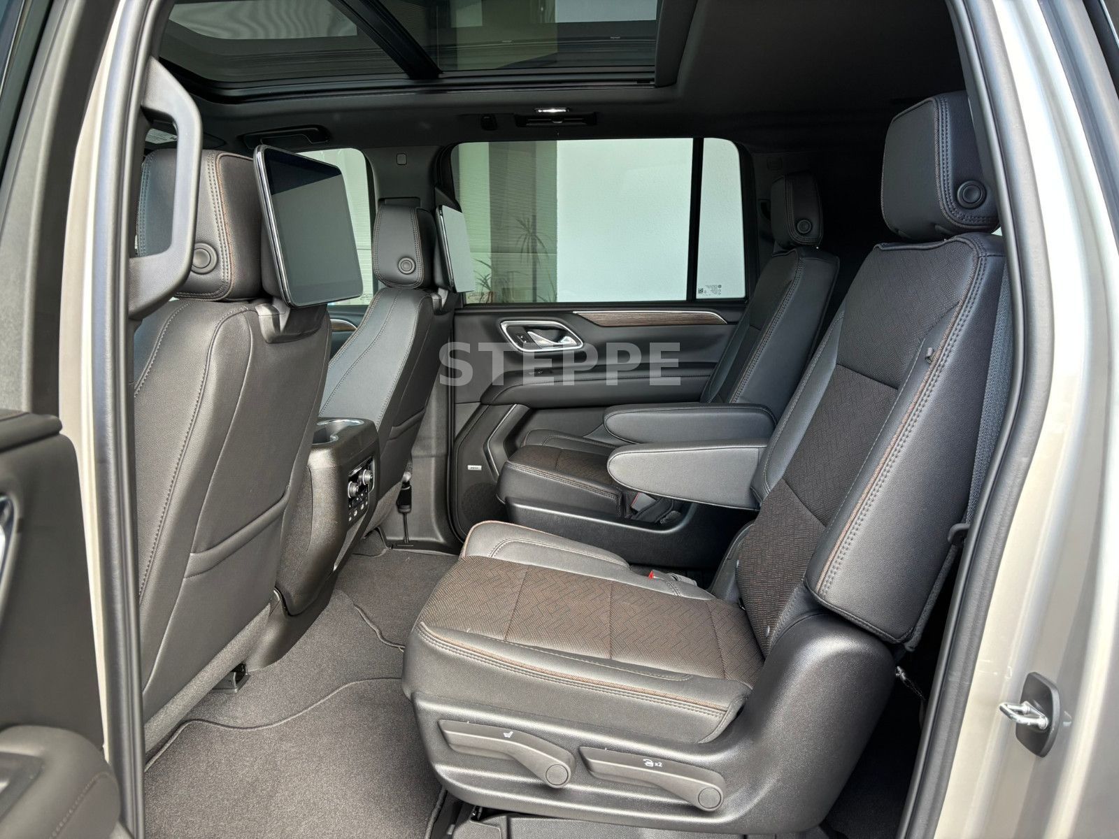 Chevrolet Suburban 6,2 High Country AHK  22"Alu; Luftfeder