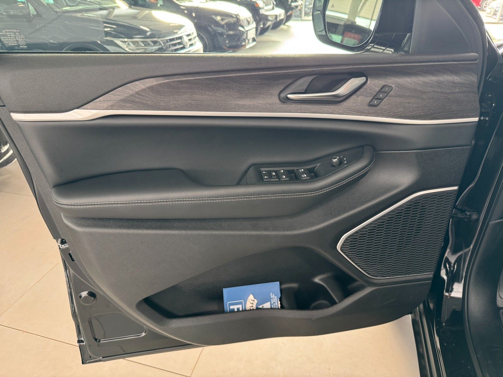 Fahrzeugabbildung Jeep Grand Cherokee 3.6 V6 Limited 4x4 Night Edition