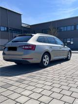 Skoda Superb Combi 2.0 TDI 4x4 DSG LED ACC CANTON AHK - Skoda Superb Unfallwagen