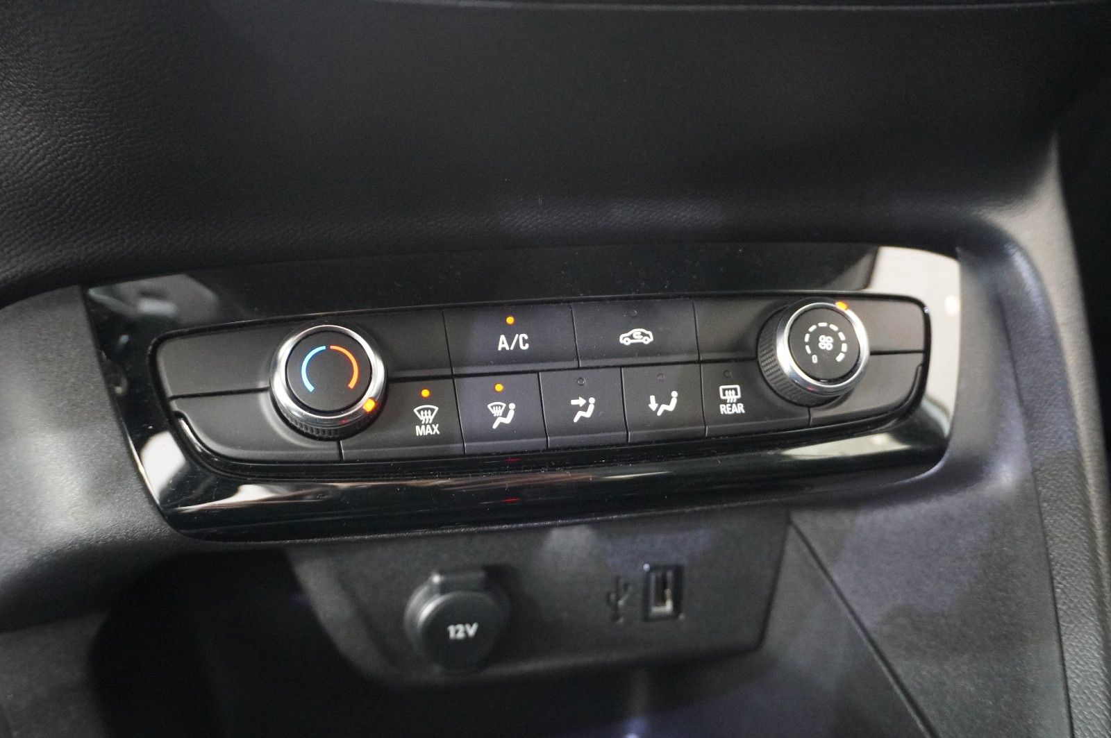 Fahrzeugabbildung Opel Corsa F 1.2T ELEGANCE NAVI/LED/KAMERA/SPORT/DAB+