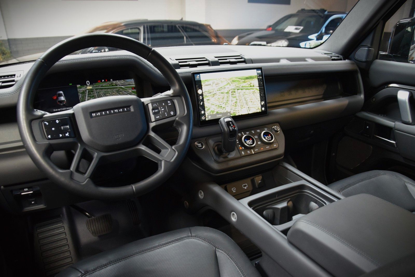 Land Rover Defender 110 X-Dynamic HSE P400E 1e Hand|Panoram imagem 3