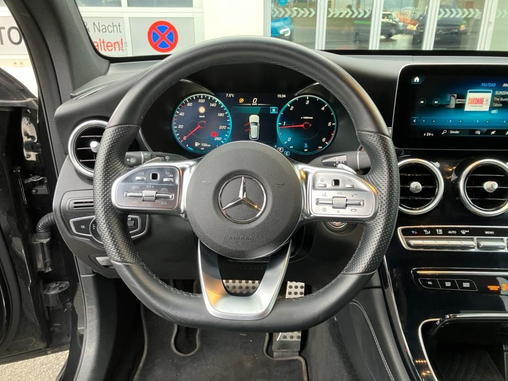 Fahrzeugabbildung Mercedes-Benz GLC 300 d 4MATIC AMG*Navi*PDC*SpurH*360°*LED