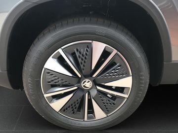 Skoda Karoq 1.0 TSI Drive *2xPDC*AHK*CAM*MATRIX*SHZ*
