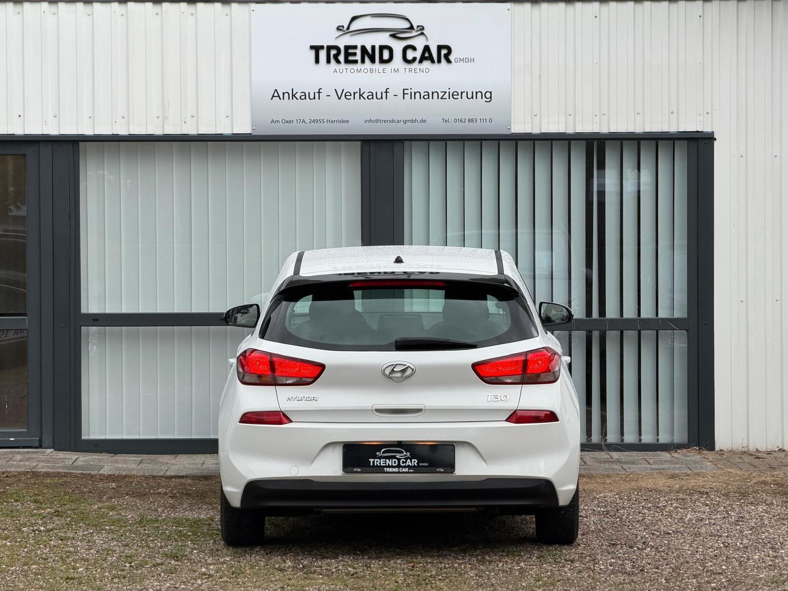 Hyundai i30  KAM NAV LKA AEB TEMPO
