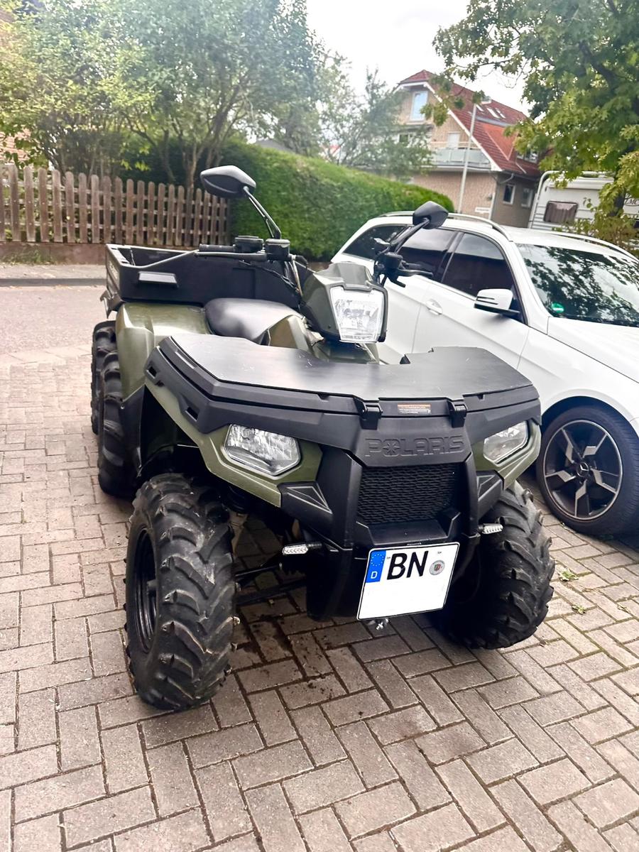 Polaris Sportsman 2011 — rear view