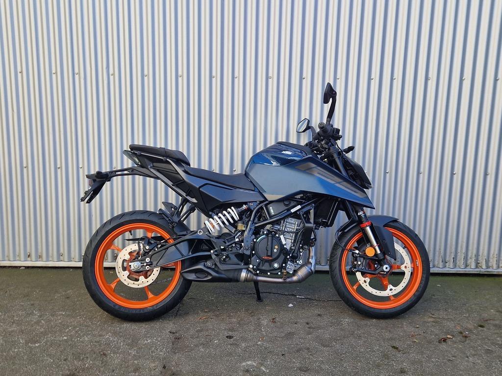 KTM 125 DUKE ABS 2026 lagernd bei Moto Pabst Düsseld