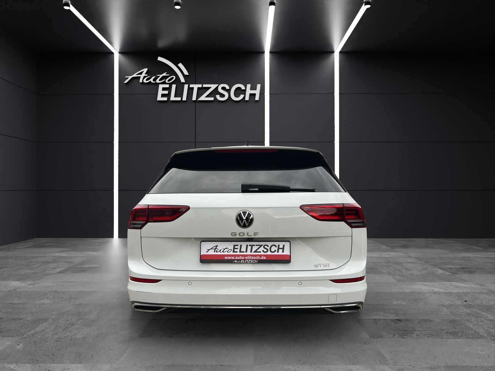 Fahrzeugabbildung Volkswagen Golf VIII Variant eTSI Active DSG LED ACC SH Rea