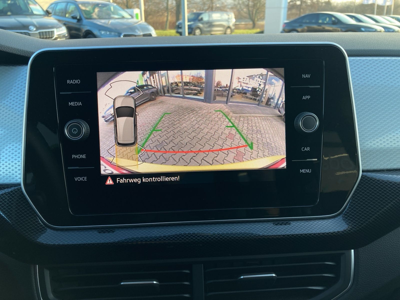 Fahrzeugabbildung Volkswagen T-CROSS TSI GOAL DSG LED Navi ACC SH VC