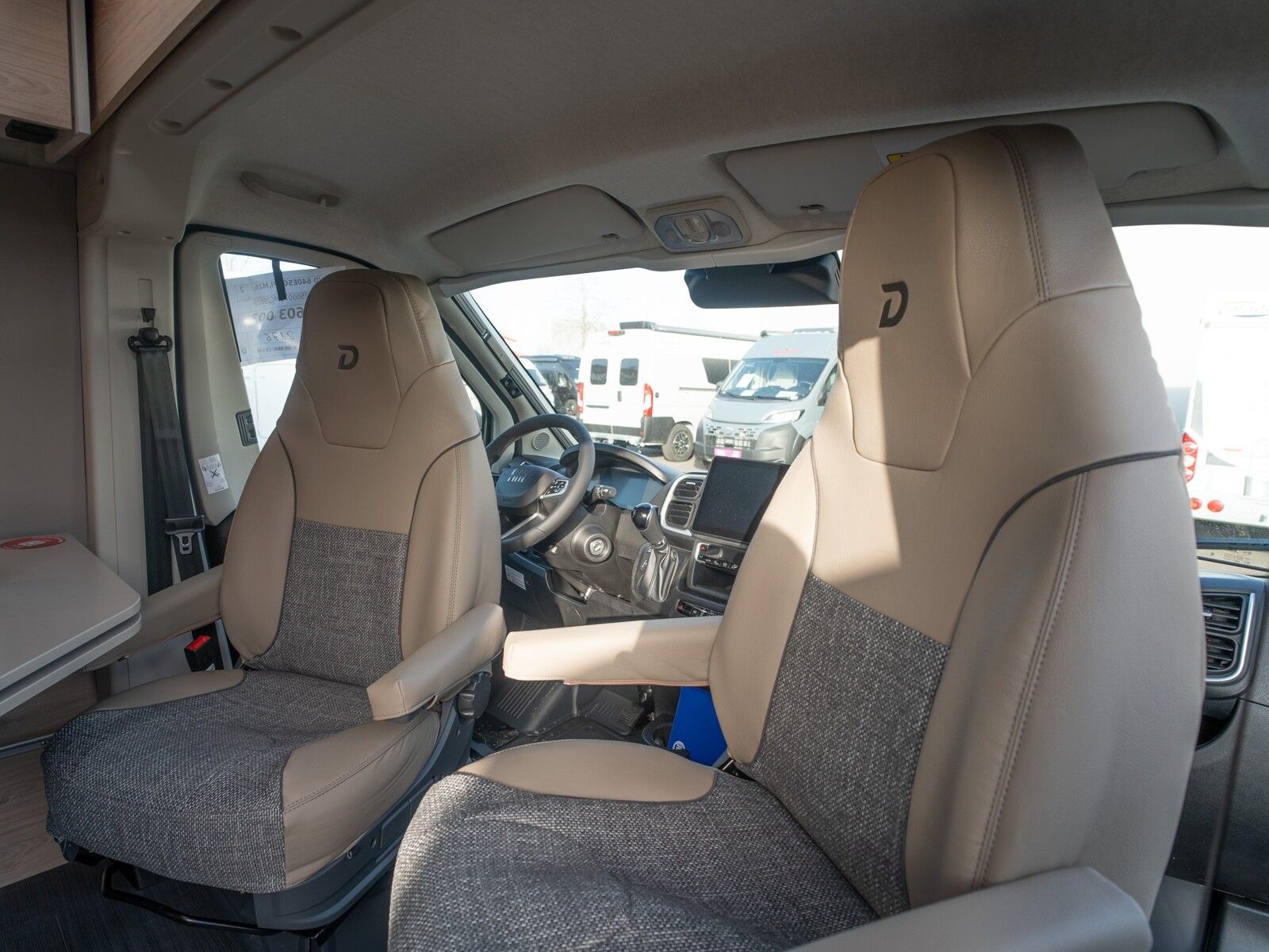 Fahrzeugabbildung Dethleffs Globetrail 640 ES Fiat 95 Jahre Paket