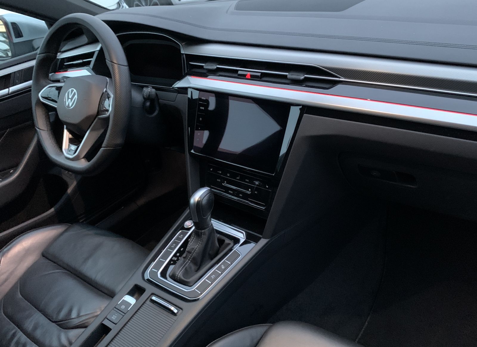 Fahrzeugabbildung Volkswagen Arteon Shooting Brake 2.0 TDI*R-Line*4Motion*AHK
