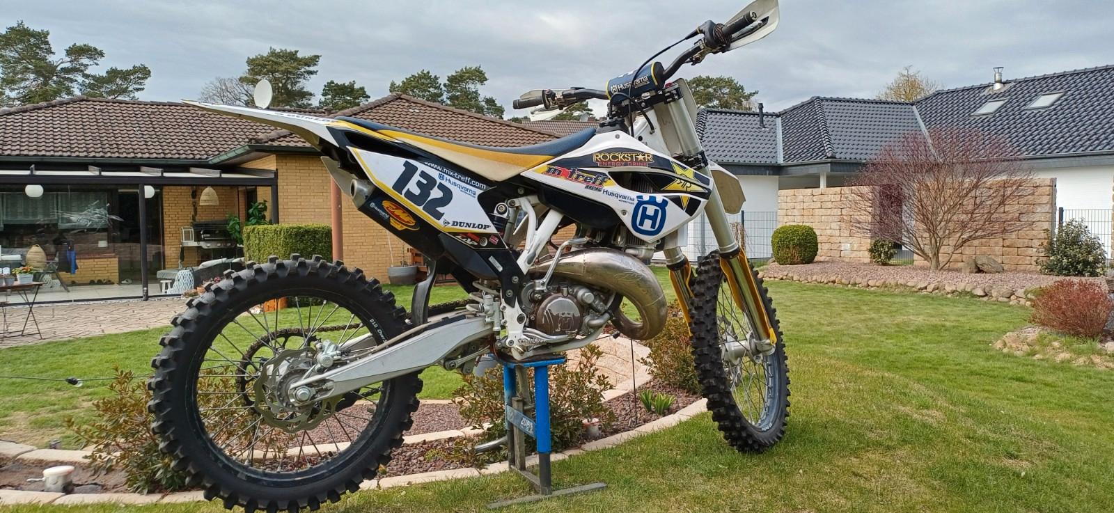 Husqvarna  2015 — rear view