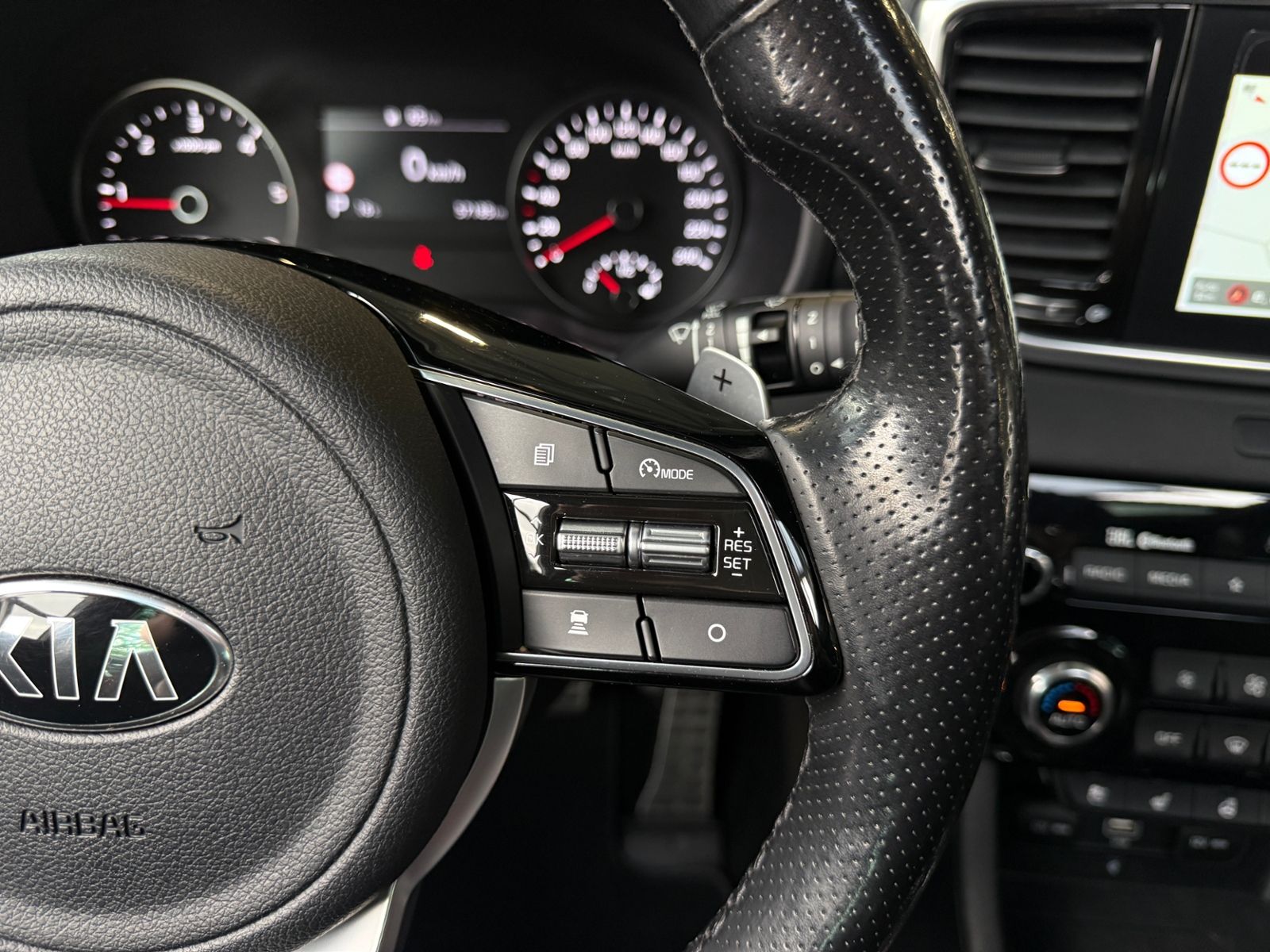 Fahrzeugabbildung Kia Sportage GT-Line 4WD PANO LED LEDER 19"