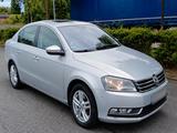 Volkswagen VW Passat B7 Limousine - Top gepflegt, 2 A... - Volkswagen Passat: 7