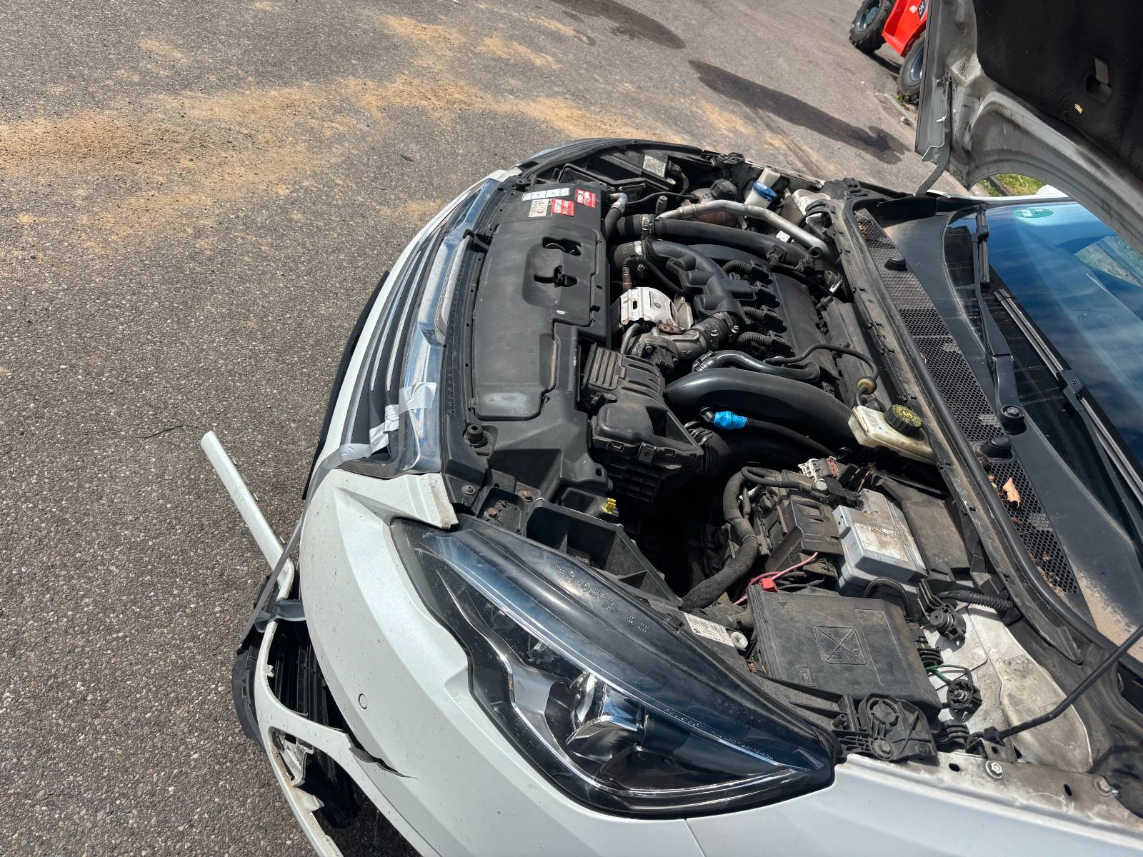 Peugeot 308 2015 — photo 9