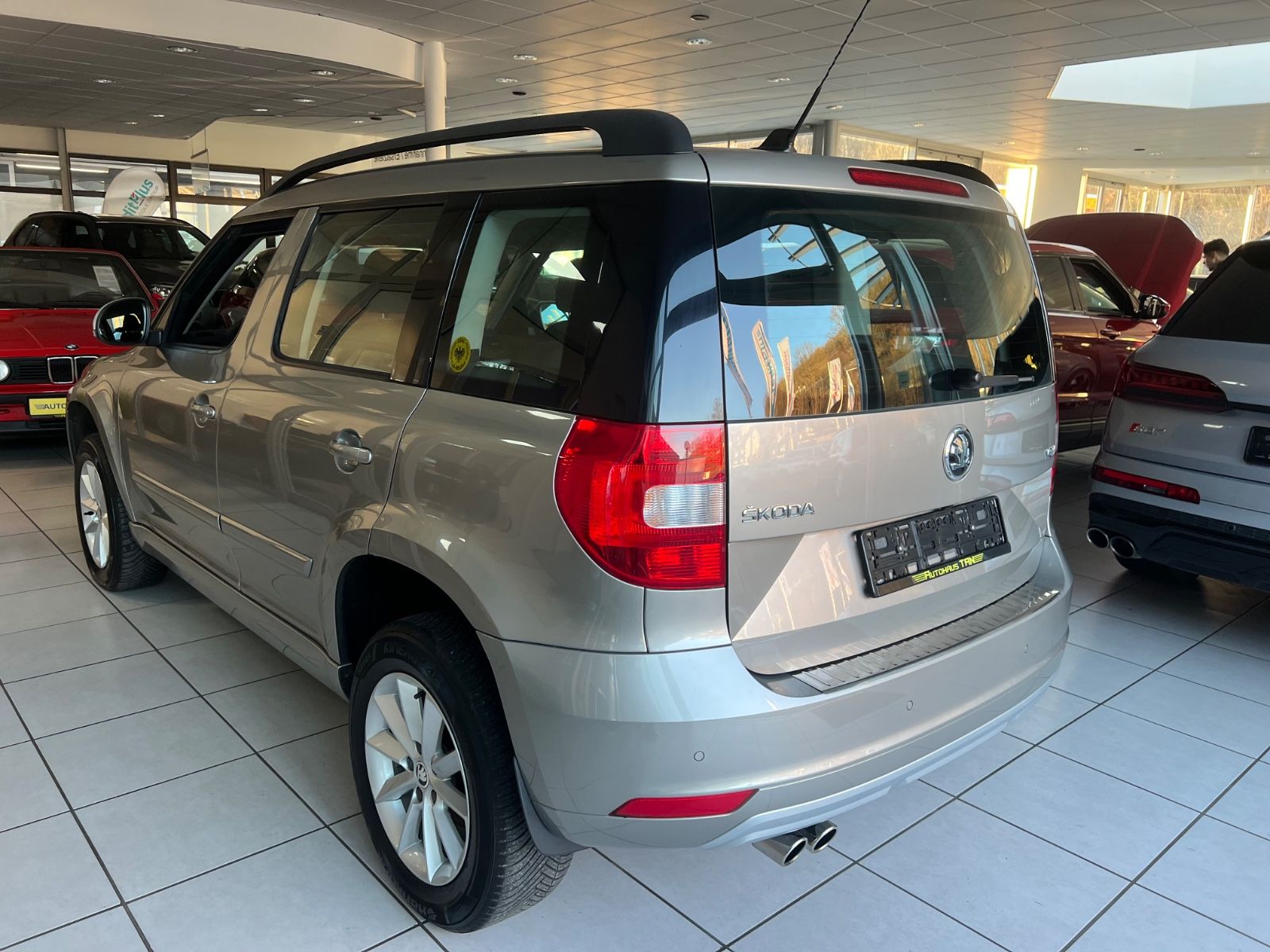 Fahrzeugabbildung SKODA Yeti 2.0 TDI Ambition * KAMERA *