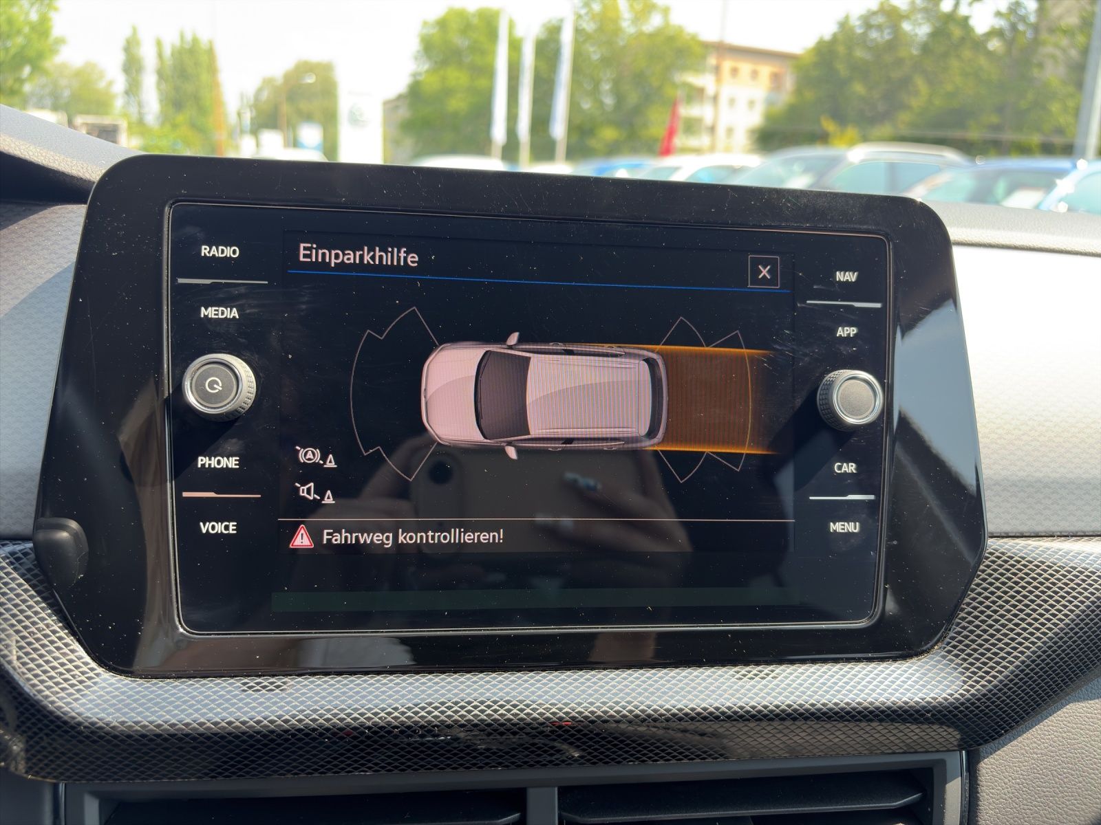 Fahrzeugabbildung Volkswagen T-Cross TSI Life LED AHK AppCon ACC Lane-Assist